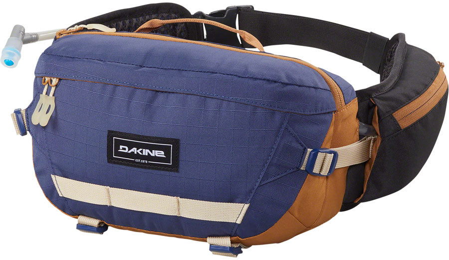 Dakine Hot Laps Waist Pack - 5L/70oz Reservoir Naval Academy-Goodwynn&#39;sGoodwynn&#39;s