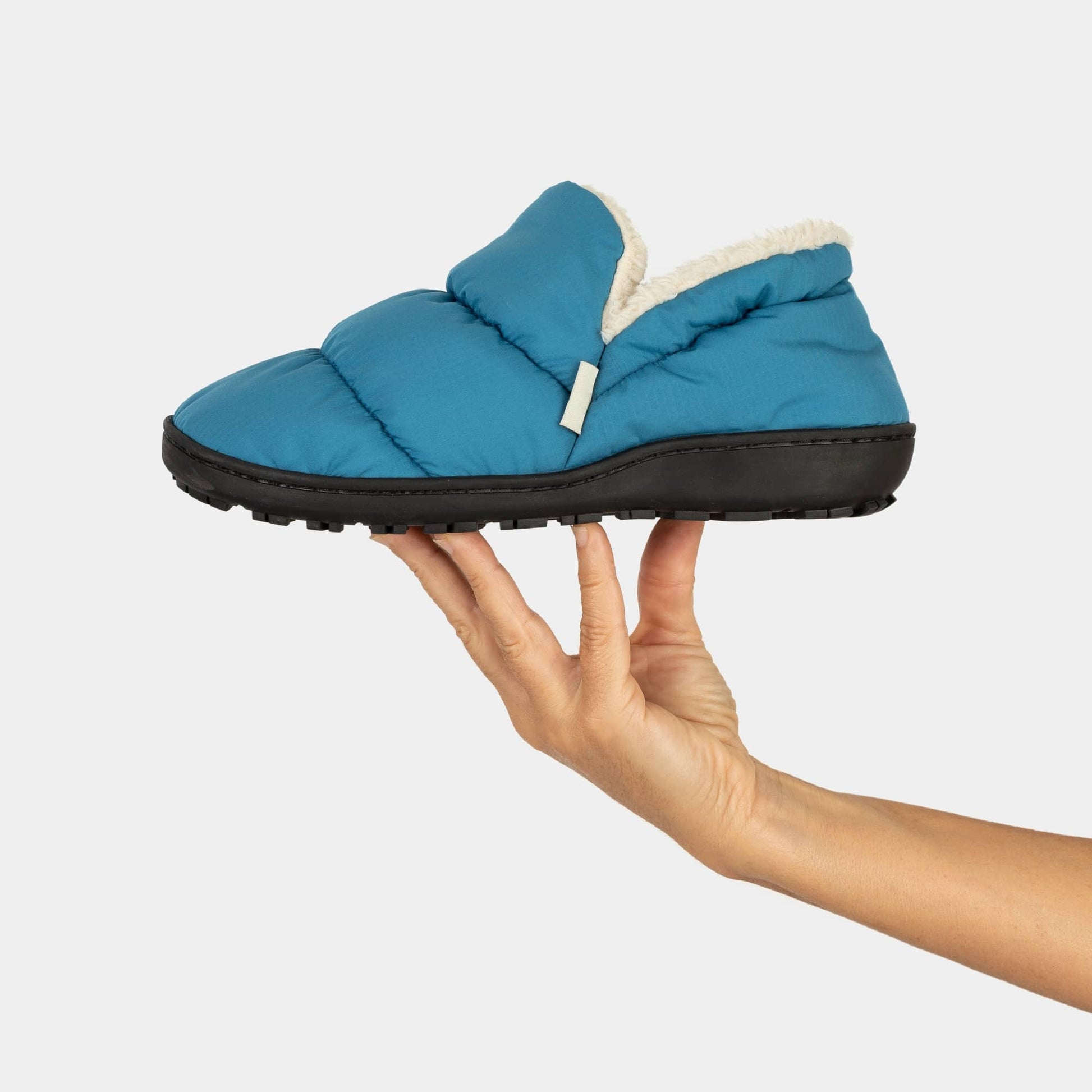 VOITED CloudTouch® Slippers - Lightweight, Indoor/Outdoor Fleece-Lined Camping Slippers - Arctic Blue-Goodwynn&#39;sGoodwynn&#39;s