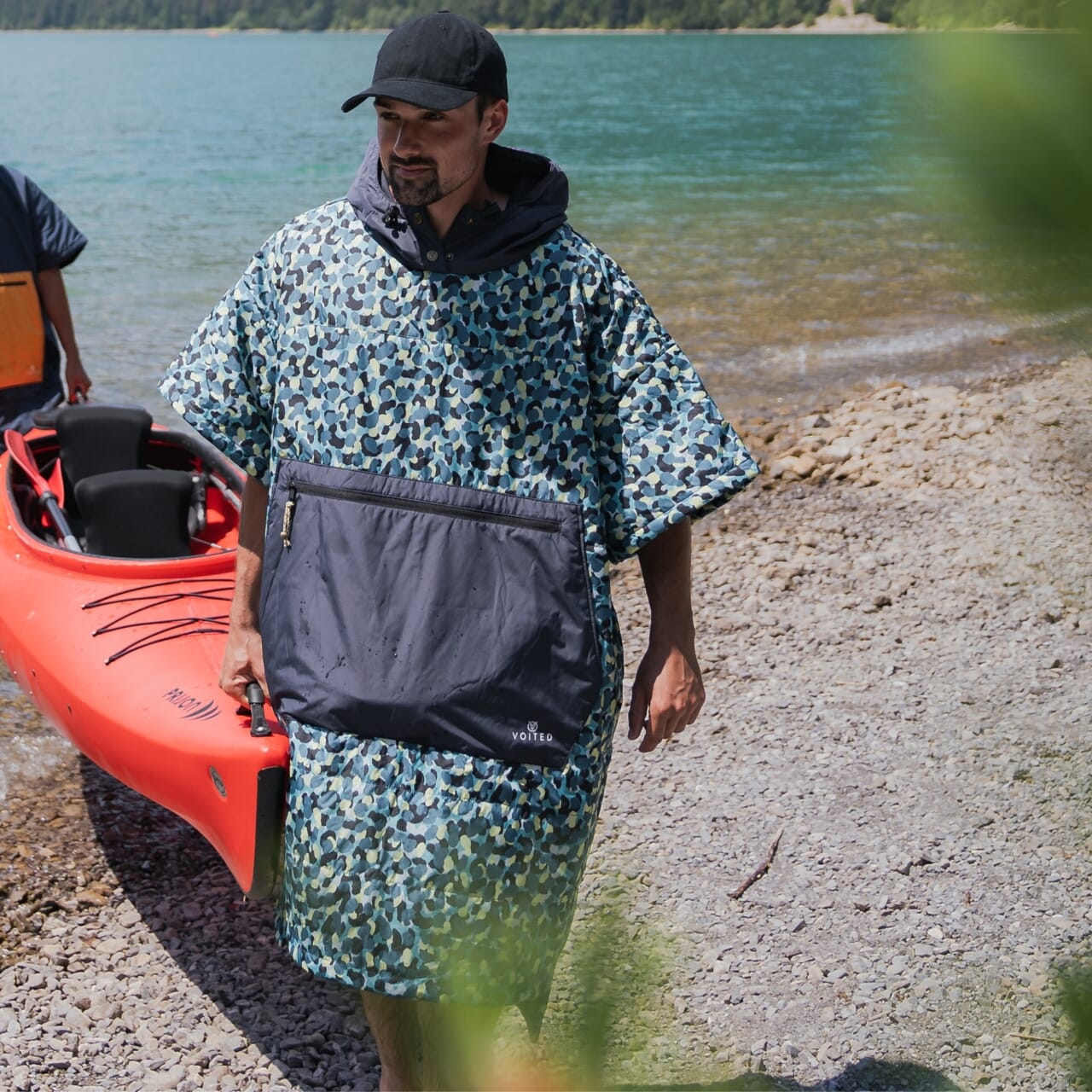 VOITED 2nd Edition Outdoor Poncho for Surfing, Camping, Vanlife & Wild Swimming - An Tracks-Goodwynn&#39;sGoodwynn&#39;s