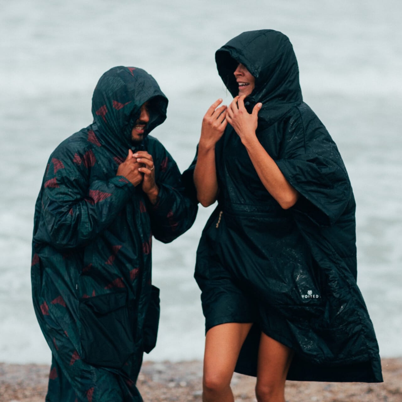 VOITED 2nd Edition Outdoor Poncho for Surfing, Camping, Vanlife & Wild Swimming - Black-Goodwynn&#39;sGoodwynn&#39;s