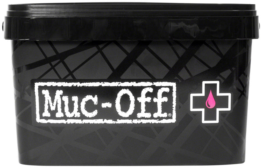 Muc-Off 8-in-1 Cleaning Kit: Tub with 8 Pieces