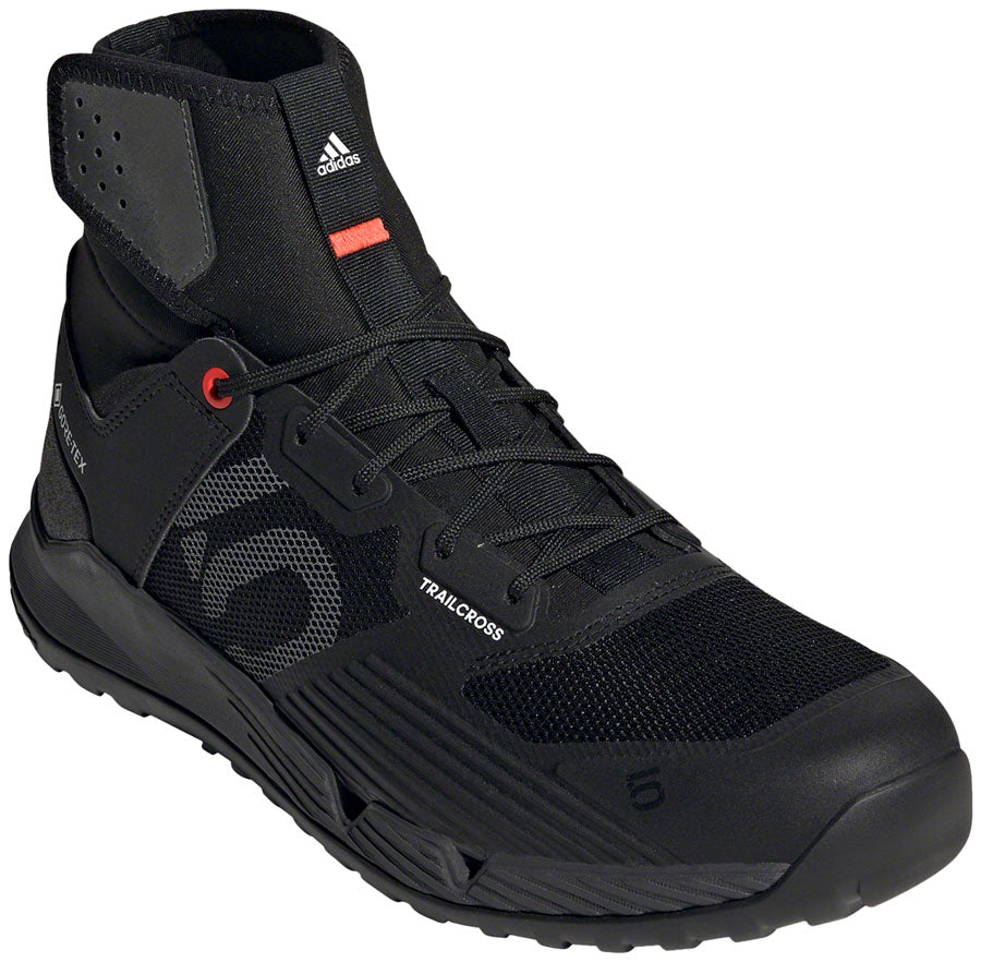 Five Ten Trailcross GTX Flat Shoes - Mens Core BLK / DGH Solid Gray / FTWR White 8.5-Goodwynn&#39;sGoodwynn&#39;s