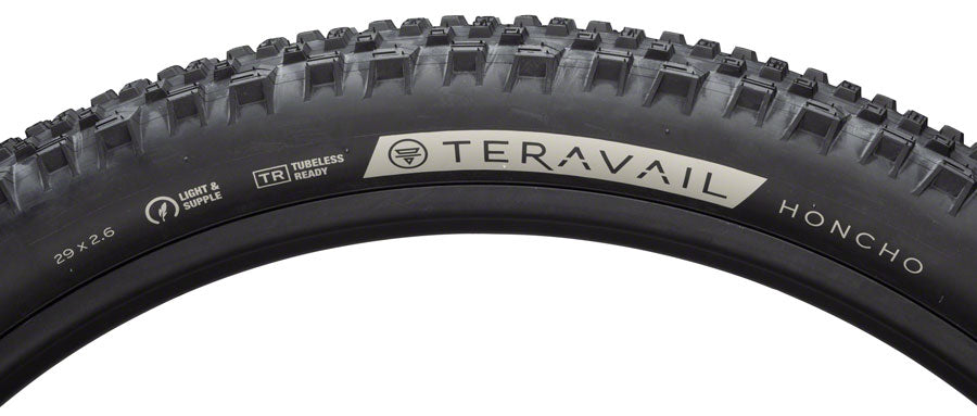 Teravail Honcho Tire - 29 x 2.6 Tubeless Folding BLK Light Supple Grip Compound